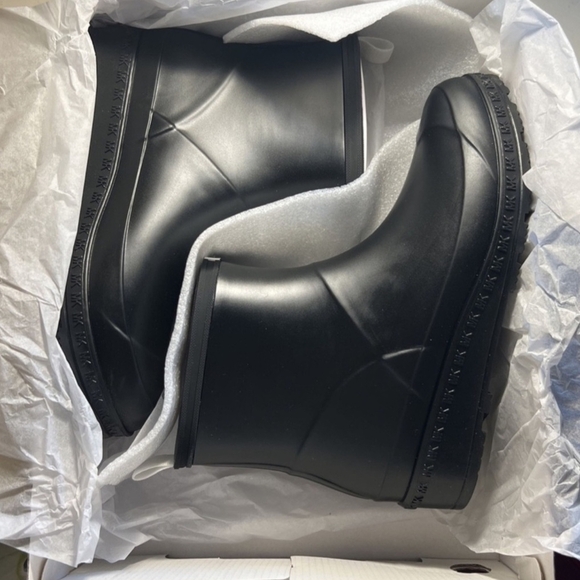 MICHAEL by Michael Kors Mac Rain Bootie in Black/Optic US Mens’s Size 10 NIB - Picture 7 of 9